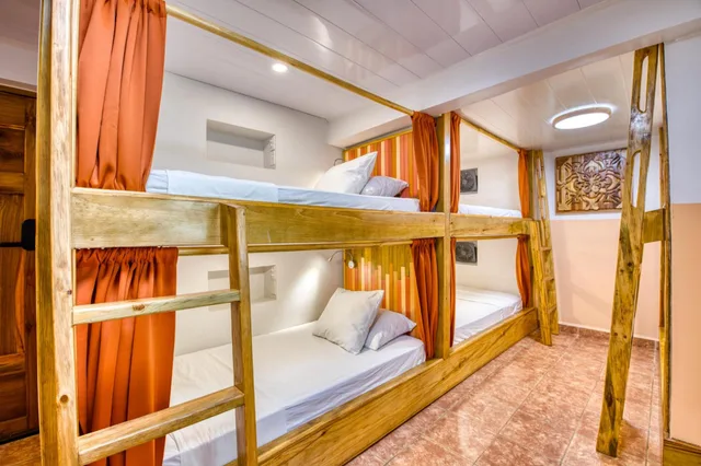 Mixed Dorm, 6 Beds, Bambuda Bocas Town 1/1