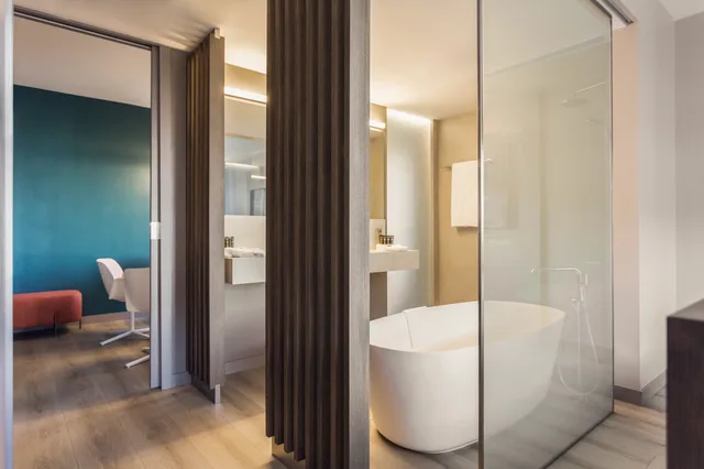 جناح جونيور، Novotel Campo De Las Naciones Hotel 10/10