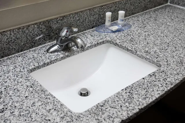 Superior, 2 Queen Beds, Accessible, Americas Best Value Inn and Suites IAH Airport North 3/3