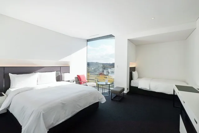 Deluxe, 1 Queen and 1 Single Bed, Mountain View, Hotel Ora Incheon 4/10