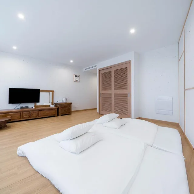 Korean, Double Bed، Hotel Davin 2/10