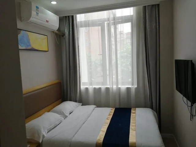 Special, Queen Bed, Shell Shanghai Normal University Hongcao Road Metro Station Guiping Road Hotel 1/1