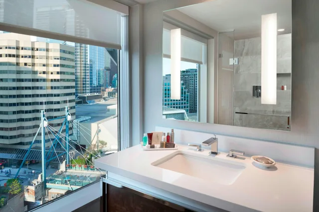 غرفة بسرير كوين، Toronto Marriott City Centre Ex Renaissance Toronto Hotel 8/9