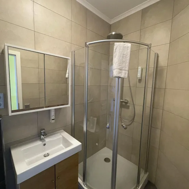 غرفة مفردة بحمام خاص، Bahnhof Balingen Hotel 7/8