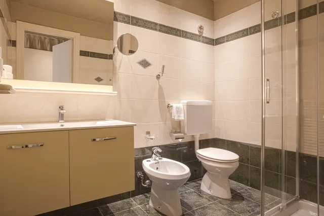 Deluxe, Twin Beds, Touring Ferrara 5/10