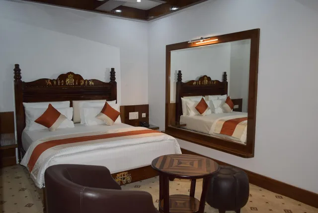 Castle, King Bed، Hotel Loksagar 1/9