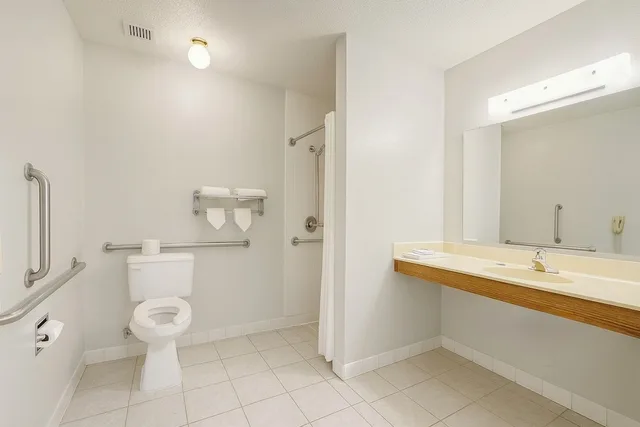 غرفة بسرير كوين لذوي الإعاقة، Rodeway Inn Milaca 5/5