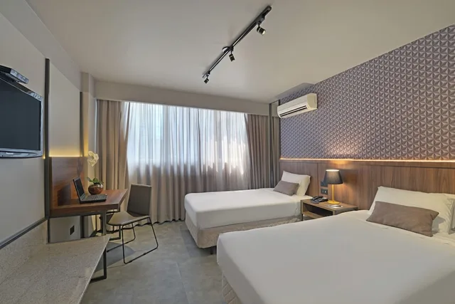 غرفة قياسية بسريرين منفصلين، Hotel Deville Business Maringa 2/8