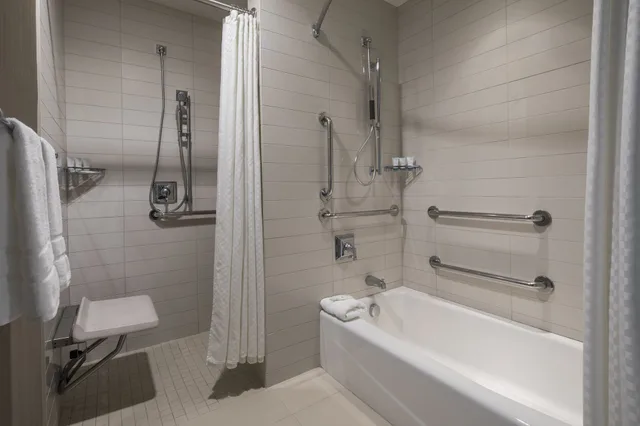 غرفة ديلوكس بسرير كينج، The Westin Wilmington 3/5