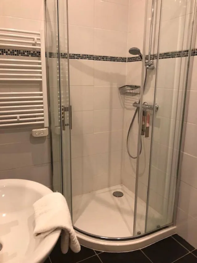 غرفة قياسية بسريرين منفصلين، Hotel Le Saint - Patrice 3/3