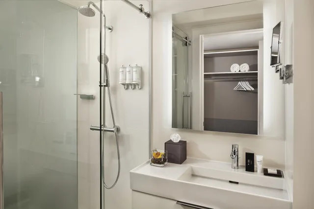 Town House, Suite, King Bed, Sofa، INNSiDE New York NoMad 3/3