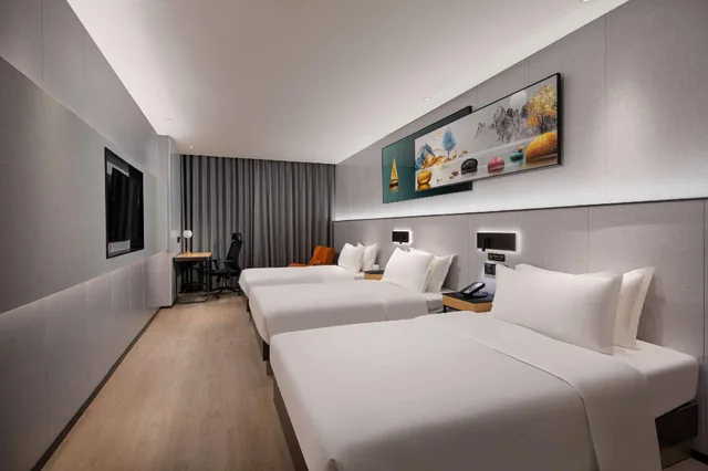 Smart, Deluxe, 3 Beds، Microtel by Wyndham Huangshan Tangkou 1/1