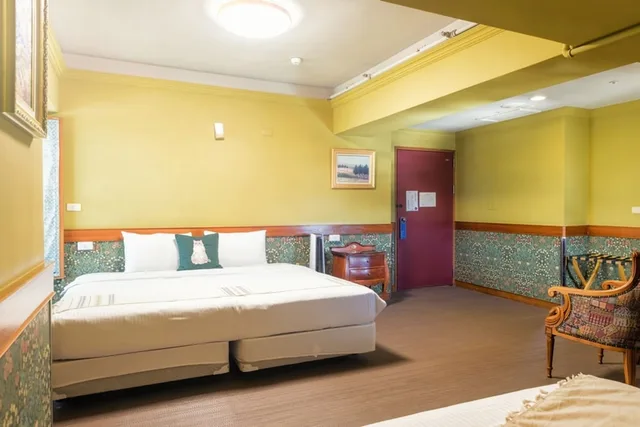 غرفة قياسية ثلاثية بسرير مزدوج وسرير فردي، Hotel de Trianon 8/10