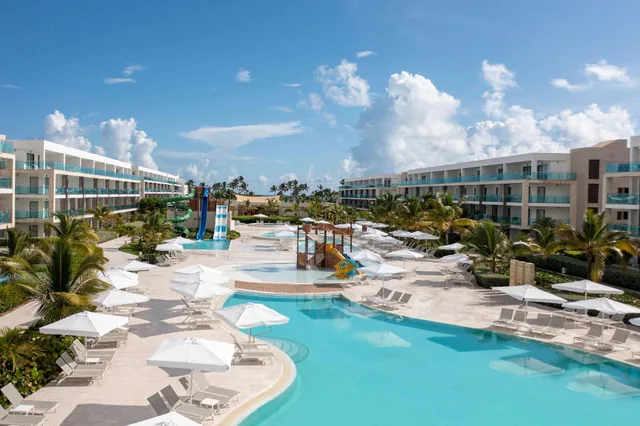 غرفة ديلوكس ثلاثية، Serenade Punta Cana Beach & Spa Resort 1/2