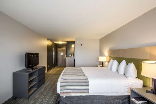 غرفة بسرير كينج، Country Inn Suites By Radisson Fond Du Lac Wi 6/7