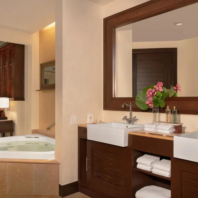 Honeymoon, Preferred Club, Suite, King Bed, Ocean Front, Outdoor Jetted Tub، Dreams Riviera Cancun 3/4