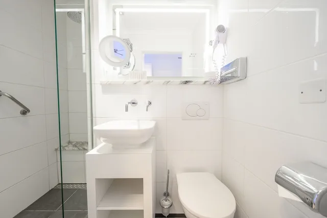 1 Bedroom, Comfort, Twin Beds, Hill View، Hotel Saint Aygulf 3/3