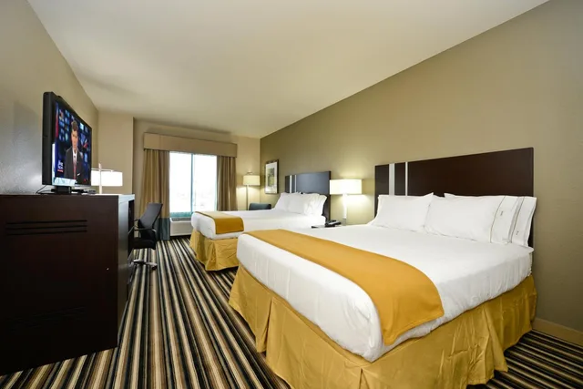 جناح بسرير كوين، Holiday Inn Express Hotel Suites Forrest City 1/5