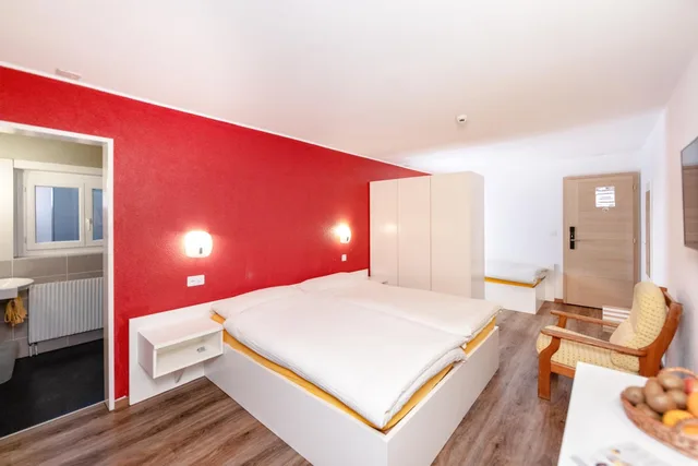 غرفة قياسية ثلاثية بثلاثة أسرّة، Hotel Mountime (Ex Hotel Elite) 1/2