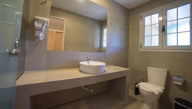 جناح عائلي سوبيريور بسرير كينج بغرفتين مع أريكة، Akron Seascape Resort 7/8
