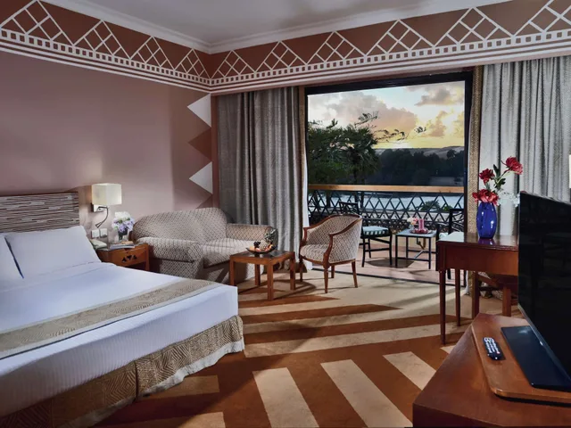 Classic, King Bed, Garden View, Movenpick Aswan 6/7