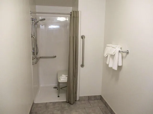 2 Full Beds - Non-Smoking, Micfridge, Motel6 North Olmsted, OH - Cleveland 1/1
