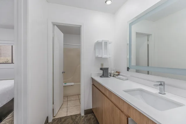Suite, King Bed, Crossroads Inn & Suites 2/3