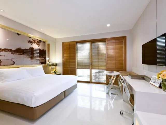 غرفة سوبيريور بسريرين منفصلين بشرفة، Grande Centre Point Ploenchit Bangkok 1/10