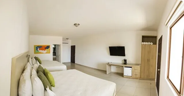 غرفة سوبيريور بسريرين كوين بشرفة، Hotel Los Farallones 7/9