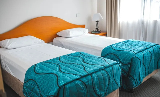 2 Bedrooms, Studio, 1 King and 1 Single Beds, Sofa, HERITAGE CAIRNS 3/6