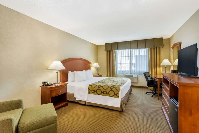 غرفة بسرير كينج، Baymont By Wyndham Fort Morgan 3/5