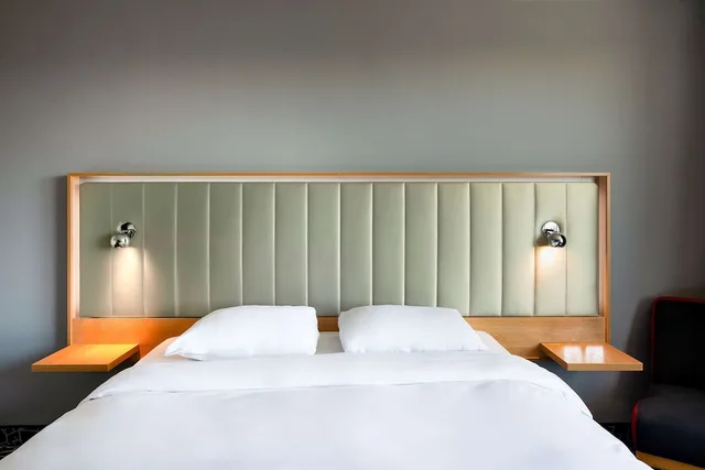 غرفة قياسية بسرير كينج بإطلالة على النهر، Radisson Hotel York 4/10