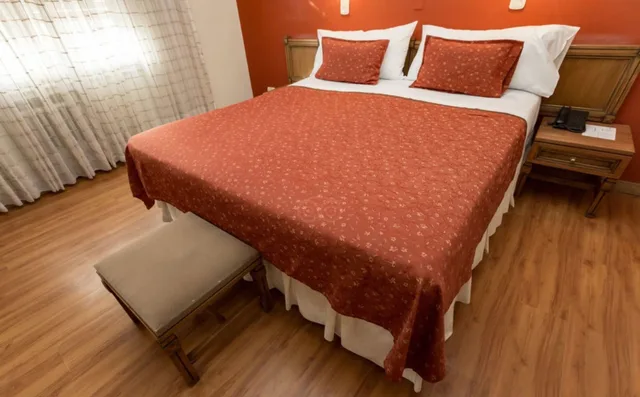 غرفة قياسية ثلاثية بسرير مزدوج وسرير فردي، Hotel Nahuel Huapi 8/10