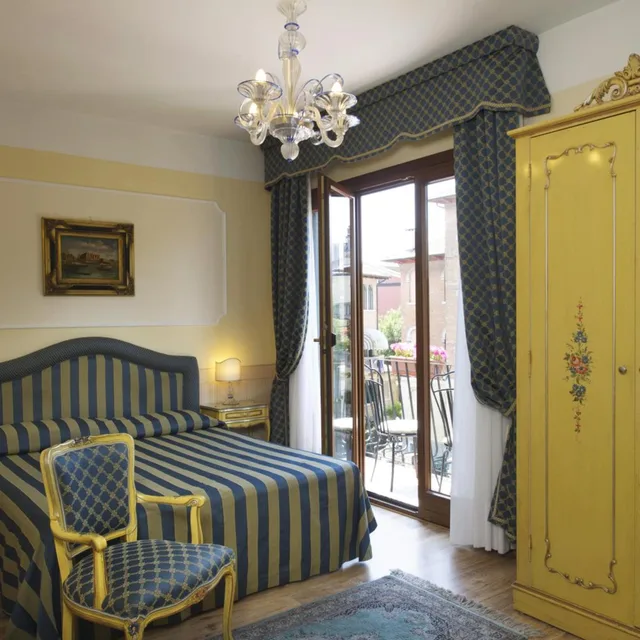 غرفة بسرير مزدوج بشرفة، Villa Edera 2/8