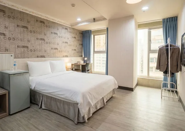 غرفة بسرير مزدوج بإطلالة على المدينة بحوض استحمام، Gwawa Hotel 8/10