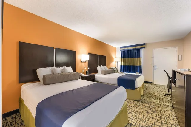 غرفة قياسية بسريرين مزدوجين للمدخنين، SureStay Hotel by Best Western Meridian 1/2