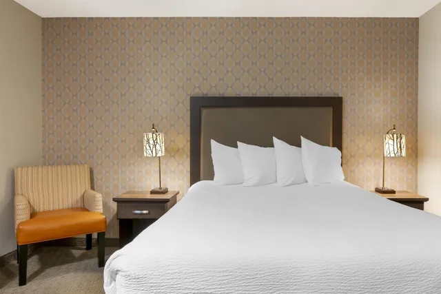 2 Bedrooms, Suite, Queen Bed, Partial Quadruple، Best Western Plus Country Meadows Inn 2/4