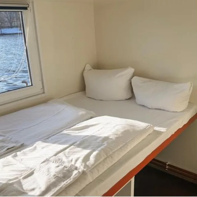 كابينة غربية بسرير مزدوج بحمام مشترك، Eastern Comfort Hotel & Hostelboat 3/10