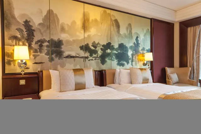 Room, Twin Beds, River View, Shangri La Guilin 1/2