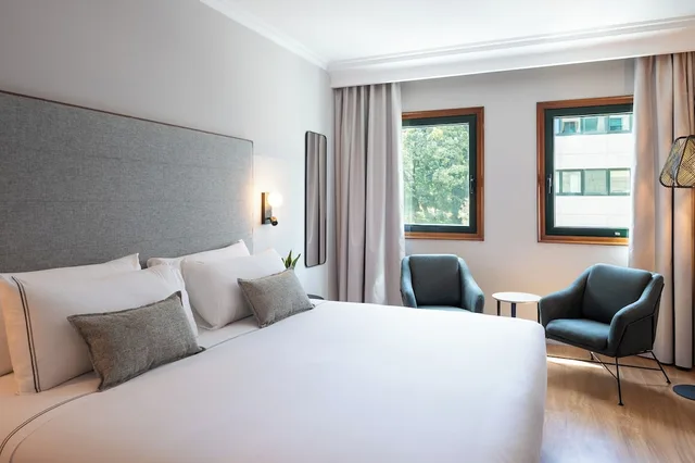 غرفة بريميوم بسرير كينج، Hotel Santiago Plaza Affiliated By Melia 1/10