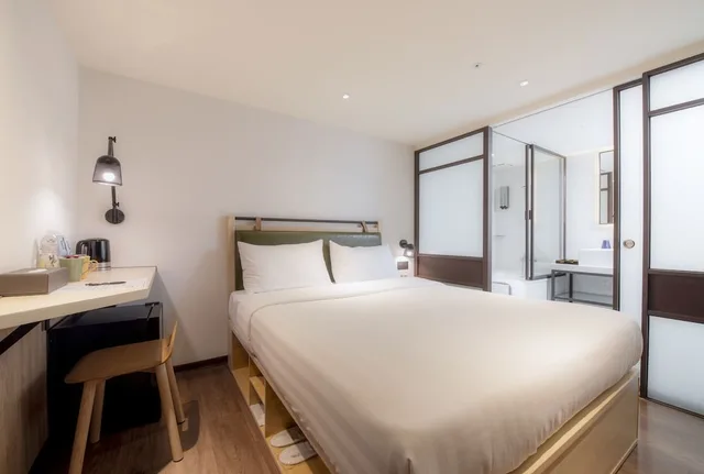 Standard, Double Bed, No Window، City Suites-Main Station 2/5