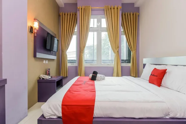 غرفة بسرير مزدوج، Reddoorz Plus Near Stasiun Bekasi 4/8