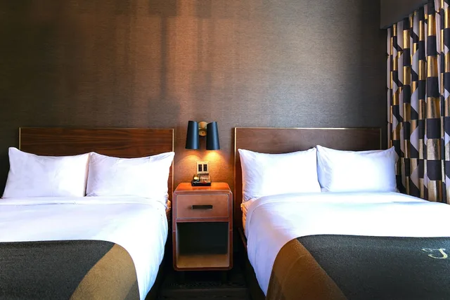 Deluxe, 2 Double Beds, The Roxy Hotel New York 2/5