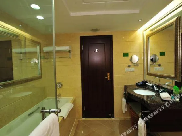 جناح تنفيذي بسرير كوين، Royal Marina Plaza 6/6
