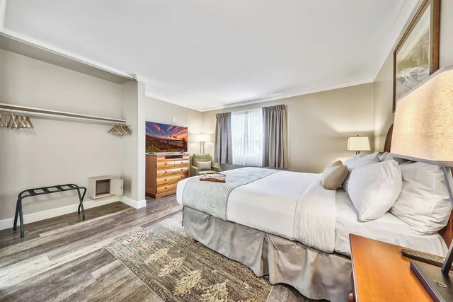 جناح ديلوكس بسرير كينج بغرفة نوم واحدة مع أريكة، Forest Suites Resort At Heavenly Village 1/6