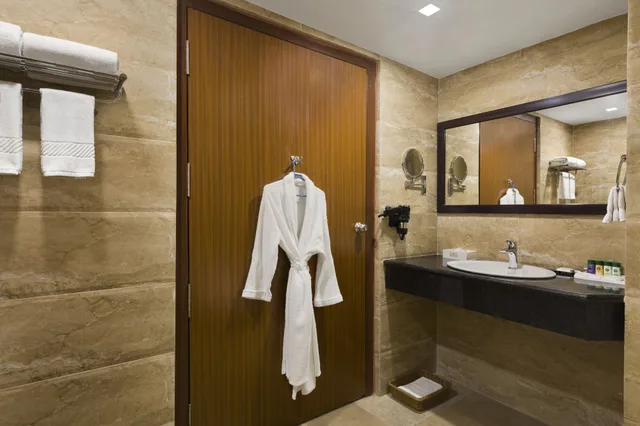 غرفة بسريرين منفصلين للمدخنين، Ramada by Wyndham Jamshedpur 5/5