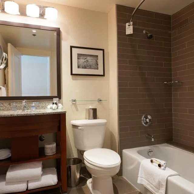Fairmont Gold, King Bed, Lounge Access, Corner، Fairmont Winnipeg 3/6