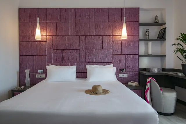 Room, Triple, 3 Beds, Golden Tulip Cannes de Paris 6/10