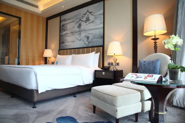 Guest Room, King Bed, City View, Le Meridien Yixing 2/5