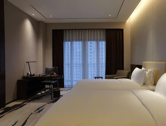 غرفة فاخرة بسرير كينج للمدخنين، Ramada by Wyndham Huizhou South 2/4